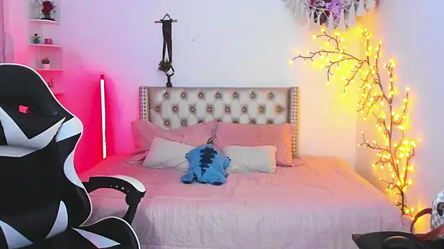 LenaStylesOA online show from 04/19/26, 10:56