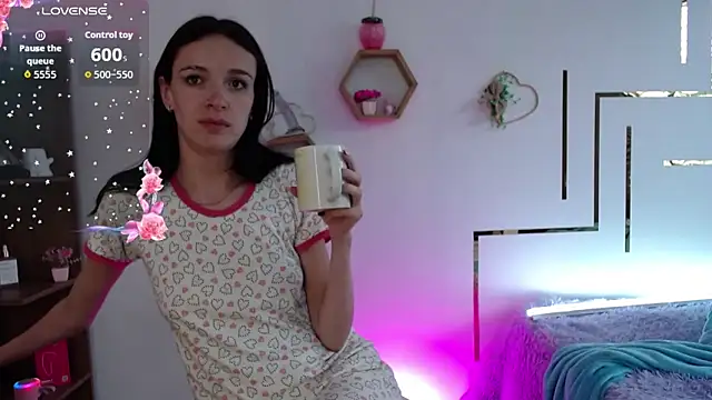 AuroraHans1 online show from 04/18/26, 07:58