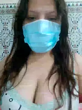 Snapshot of Hot-lino chatting on 05/05/26, 02:36 Hot-lino online show from 05/05/26, 02:36