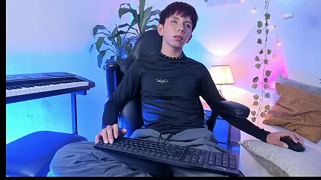 Hyunjin Son online show from 04/11/26, 10:03