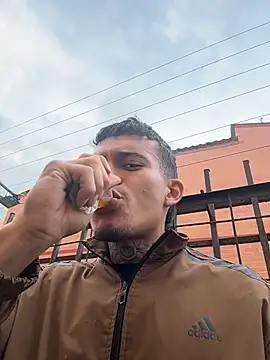 Snapshot of Mrjustin_sebas chatting on 02/14/26, 09:22 Mrjustin sebas online show from 02/14/26, 09:22