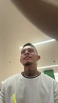 Snapshot of Mrjustin_sebas chatting on 02/21/26, 08:32 Mrjustin sebas online show from 02/21/26, 08:32