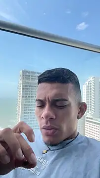 Snapshot of Mrjustin_sebas chatting on 02/25/26, 06:17 Mrjustin sebas online show from 02/25/26, 06:17