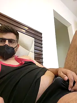 Snapshot of LoveGuruRA chatting on 11/06/25, 09:15 LoveGuruRA online show from 11/06/25, 09:15