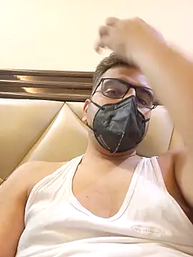 Snapshot of LoveGuruRA chatting on 11/11/25, 06:41 LoveGuruRA online show from 11/11/25, 06:41