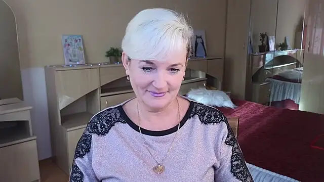 Snapshot of Vina_Vision chatting on 10/08/25, 12:03 Vina Vision online show from 10/08/25, 12:03