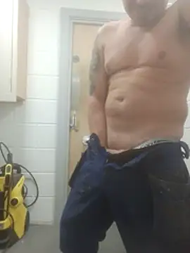 Snapshot of phil4fun4 chatting on 10/23/25, 08:57 phil4fun4 online show from 10/23/25, 08:57