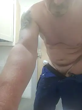 Snapshot of phil4fun4 chatting on 11/05/25, 02:39 phil4fun4 online show from 11/05/25, 02:39