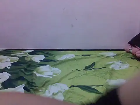 Snapshot of sakurababe7 chatting on 10/21/25, 08:48 sakurababe7 online show from 10/21/25, 08:48