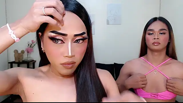 Snapshot of Lessandra_Lust chatting on 09/17/25, 03:35 Lessandra Lust online show from 09/17/25, 03:35