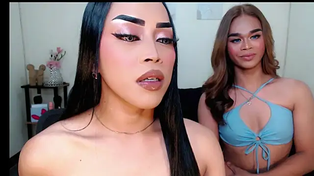 Snapshot of Lessandra_Lust chatting on 09/23/25, 04:32 Lessandra Lust online show from 09/23/25, 04:32