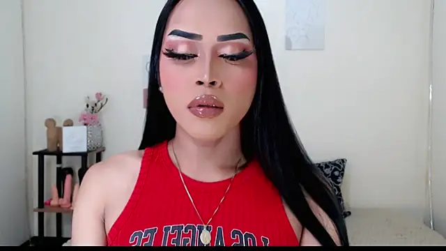 Snapshot of Lessandra_Lust chatting on 10/06/25, 11:02 Lessandra Lust online show from 10/06/25, 11:02