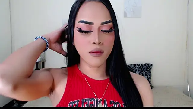 Snapshot of Lessandra_Lust chatting on 10/08/25, 04:10 Lessandra Lust online show from 10/08/25, 04:10