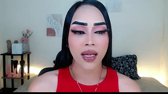 Snapshot of Lessandra_Lust chatting on 10/10/25, 11:04 Lessandra Lust online show from 10/10/25, 11:04