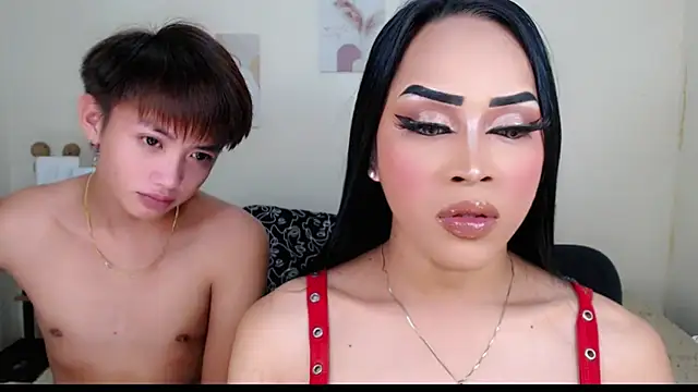 Snapshot of Lessandra_Lust chatting on 10/16/25, 12:22 Lessandra Lust online show from 10/16/25, 12:22