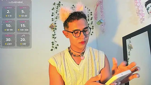 Snapshot of cute_sammy_1 chatting on 09/26/25, 11:58 cute sammy 1 online show from 09/26/25, 11:58