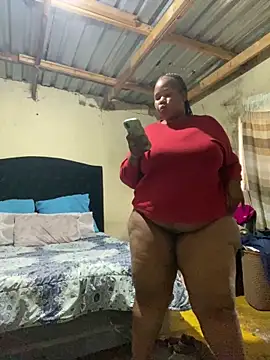 Snapshot of Curvycandy95 chatting on 04/23/26, 02:30 Curvycandy95 online show from 04/23/26, 02:30