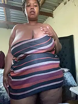 Snapshot of Curvycandy95 chatting on 05/25/26, 05:35 Curvycandy95 online show from 05/25/26, 05:35