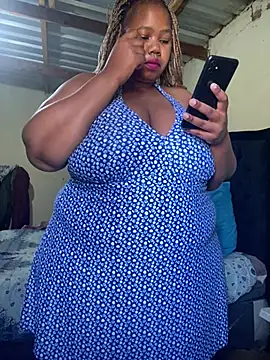 Snapshot of Curvycandy95 chatting on 06/03/26, 06:38 Curvycandy95 online show from 06/03/26, 06:38