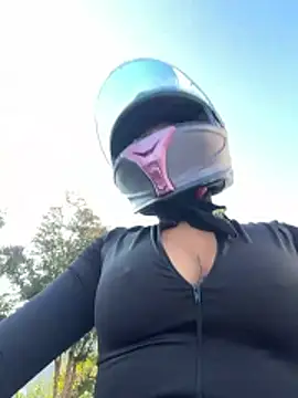 AlannaEvons online show from 02/11/26, 01:05