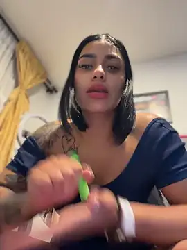 AlannaEvons online show from 04/21/26, 01:42