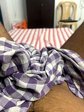 usermood2000 online show from 09/24/25, 06:28