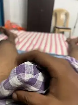 usermood2000 online show from 10/11/25, 10:58