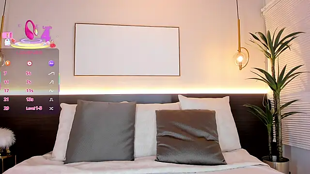 SolAvelar online show from 10/25/25, 03:58