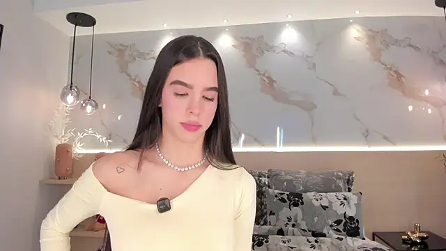 Snapshot of SolAvelar chatting on 05/16/26, 11:14 SolAvelar online show from 05/16/26, 11:14