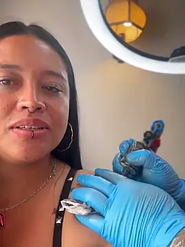 -Mia1 online show from 10/25/25, 08:14