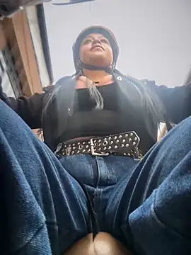 -Mia1 online show from 11/24/25, 12:05