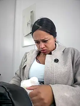 -Mia1 online show from 12/15/25, 12:31