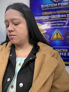 -Mia1 online show from 04/17/26, 12:08