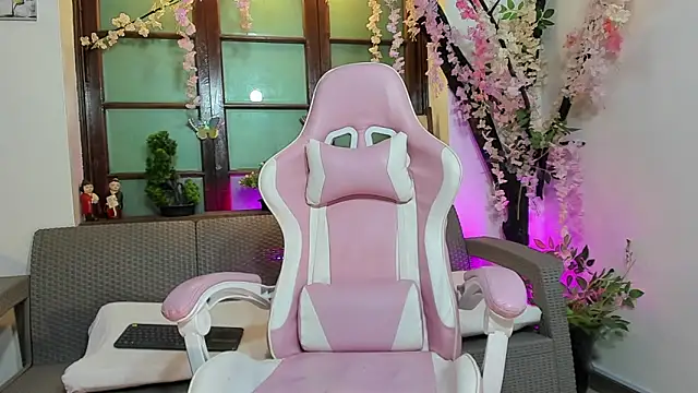 emma ayala online show from 12/02/25, 07:20