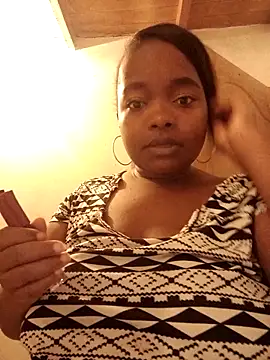 Snapshot of isabella_brown1 chatting on 12/19/25, 10:00 isabella brown1 online show from 12/19/25, 10:00