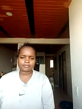 Snapshot of isabella_brown1 chatting on 12/20/25, 04:58 isabella brown1 online show from 12/20/25, 04:58