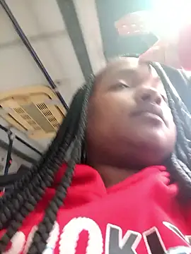 Snapshot of isabella_brown1 chatting on 01/08/26, 03:14 isabella brown1 online show from 01/08/26, 03:14