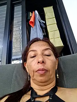 maleja23 online show from 10/16/25, 02:07