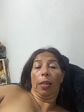 maleja23 online show from 11/10/25, 02:32