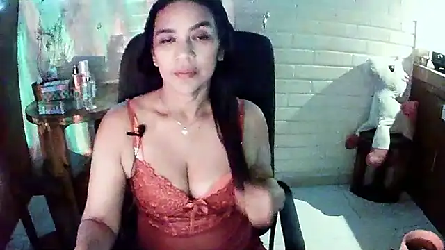 MiiaVelasquez online show from 01/06/26, 04:16