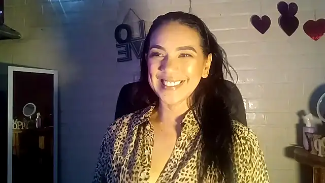 MiiaVelasquez online show from 04/22/26, 04:59