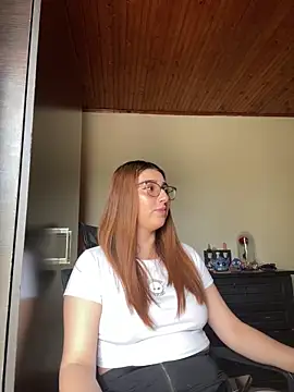 CoraVibes online show from 09/23/25, 07:39