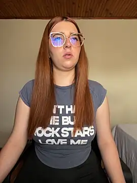 CoraVibes online show from 11/19/25, 11:54