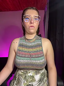 CoraVibes online show from 11/29/25, 11:57