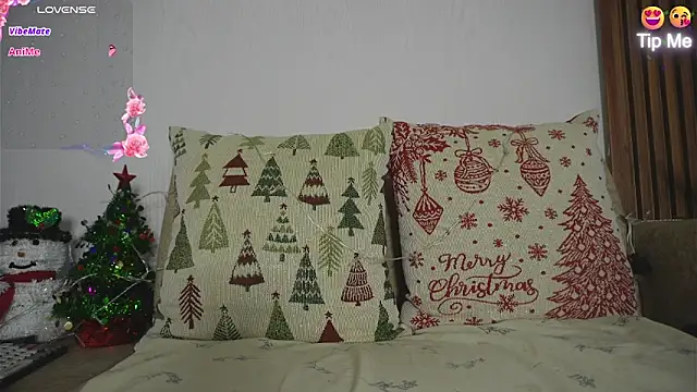 Roxybeautyy online show from 12/16/25, 09:47