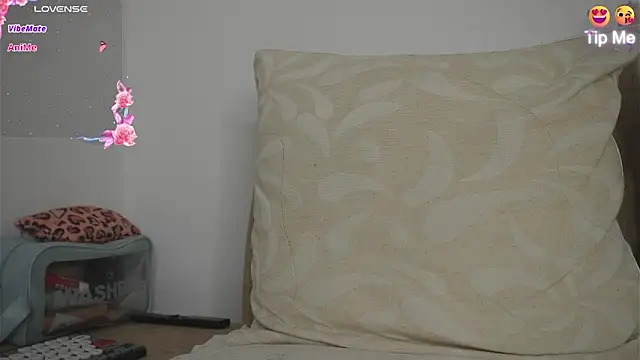 Roxybeautyy online show from 03/27/26, 09:21