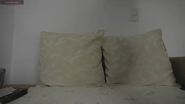 Roxybeautyy online show from 03/31/26, 09:15