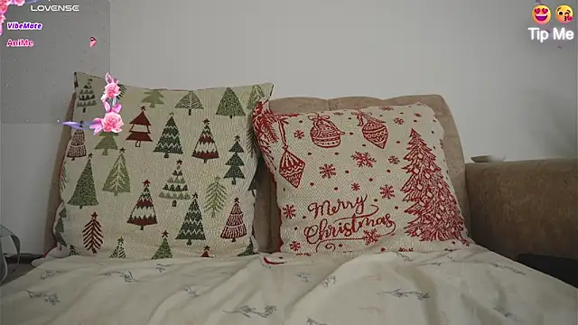 Roxybeautyy online show from 04/22/26, 09:33