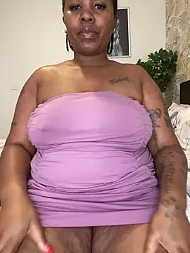 Snapshot of fatpussydallx chatting on 06/18/26, 06:24 fatpussydallx online show from 06/18/26, 06:24