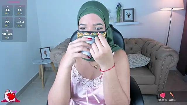 Snapshot of Abigail_habi chatting on 09/13/25, 12:05 Abigail habi online show from 09/13/25, 12:05